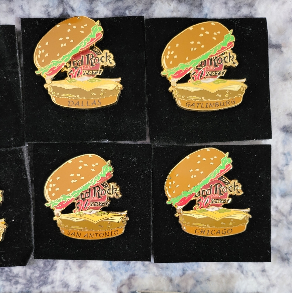 LE 30 years hard rock Hamburger pins NWBox